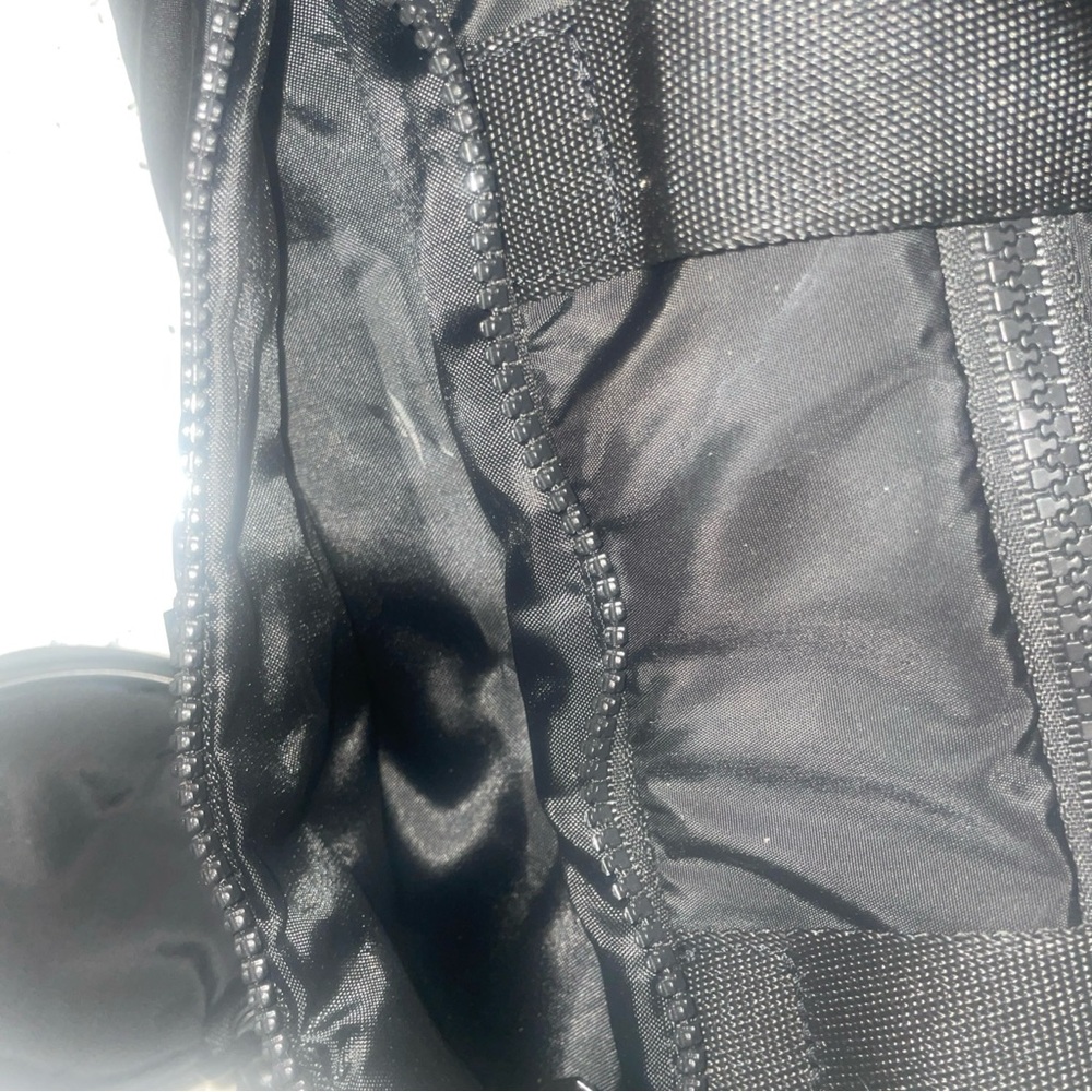 Stylish Reebok gym bag - Picture 9 of 16